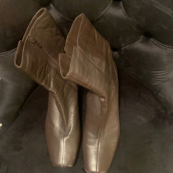 Women leather boots - Picture 1 of 3